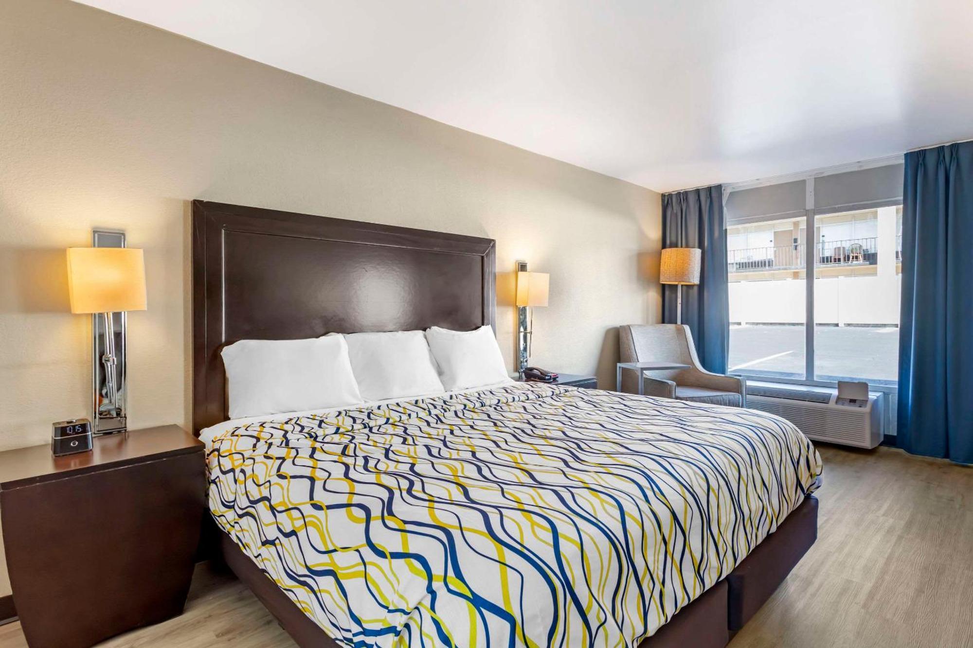 Rodeway Inn Ориндж Парк Екстериор снимка